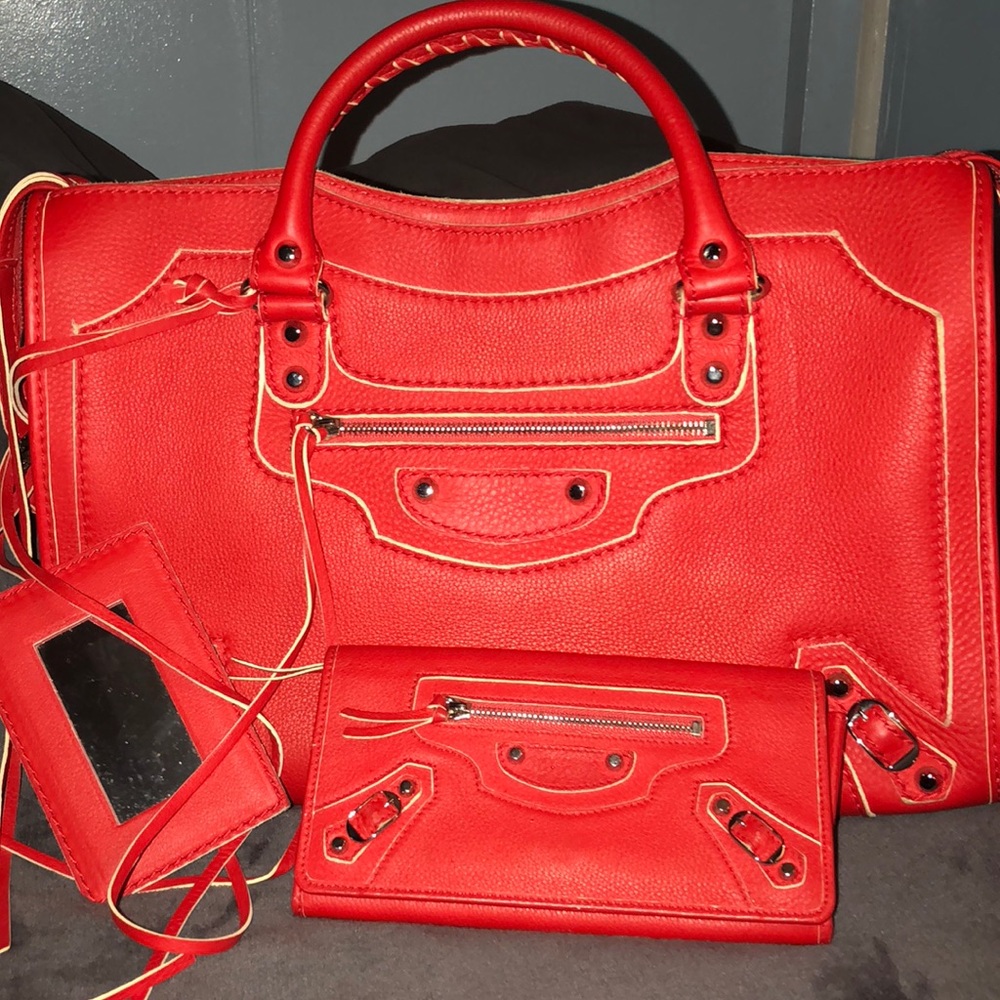 Preloved red hot balenciaga set - Picture 2 of 4